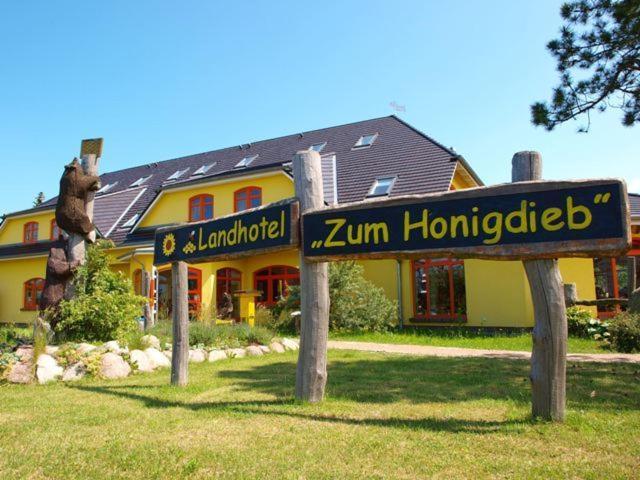 Landhotel Zum Honigdieb Ribnitz-Damgarten Εξωτερικό φωτογραφία