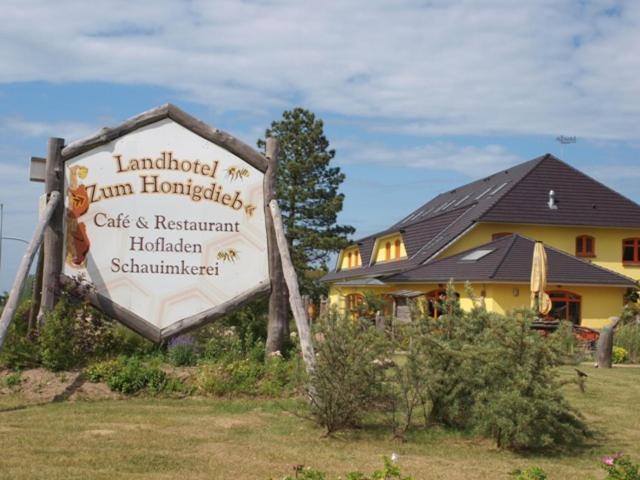 Landhotel Zum Honigdieb Ribnitz-Damgarten Εξωτερικό φωτογραφία